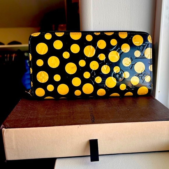 Louis Vuitton x Yayoi Kusama Polka Dot Wallet - Picture 1 of 13